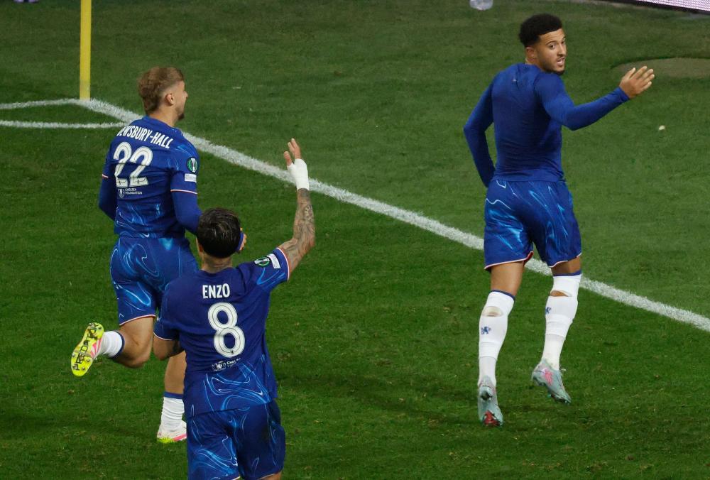 西甲半场：瑟洛特双响，维纳斯造险，马竞2-0奥维耶多