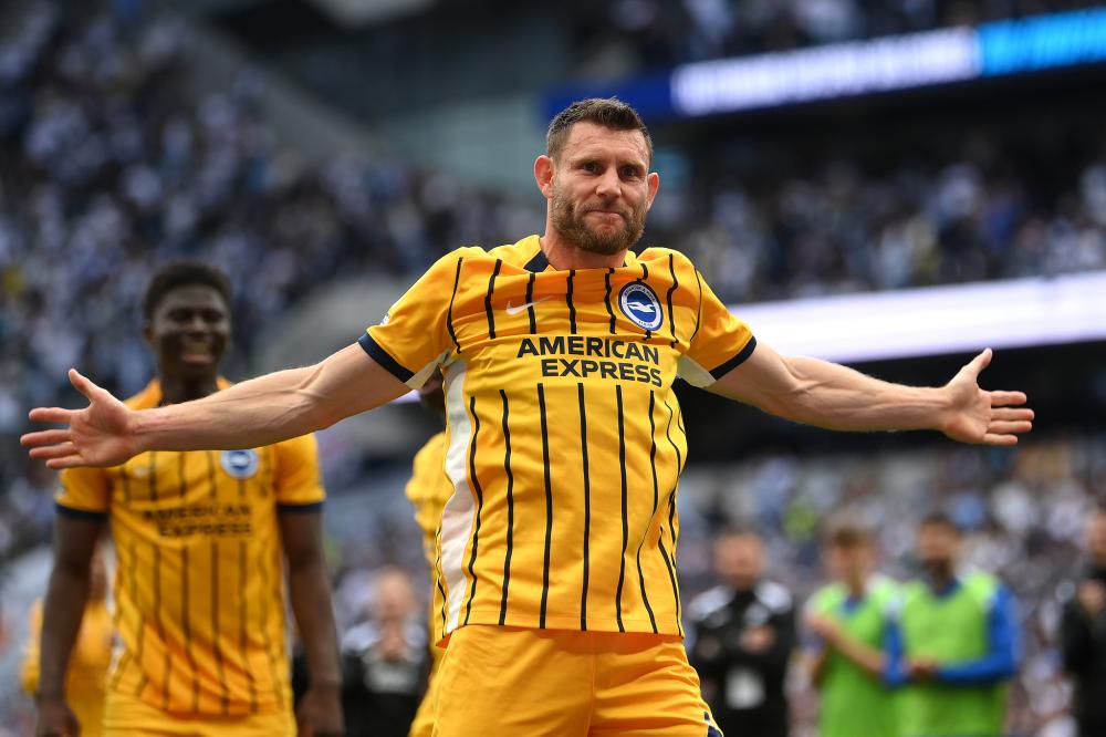 康宁汉姆自投自抢成功，邓罗三分绝平失败，活塞惜败